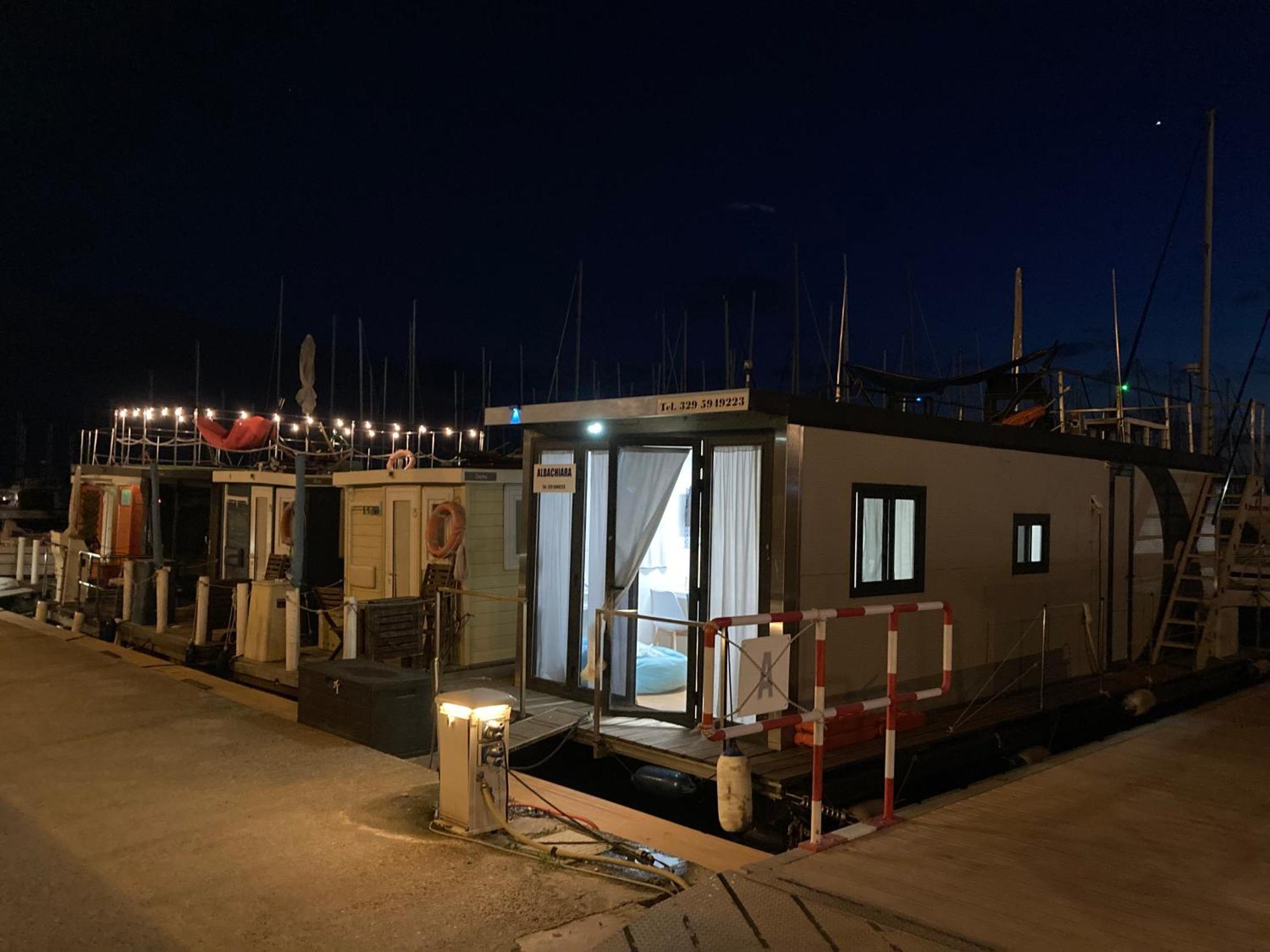 Houseboat Sardinia Suite Cagliari Ngoại thất bức ảnh